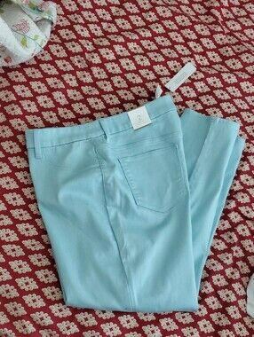 NWT Chico's Light Blue Cropped Ankle Jeans Size 2 equals size 12